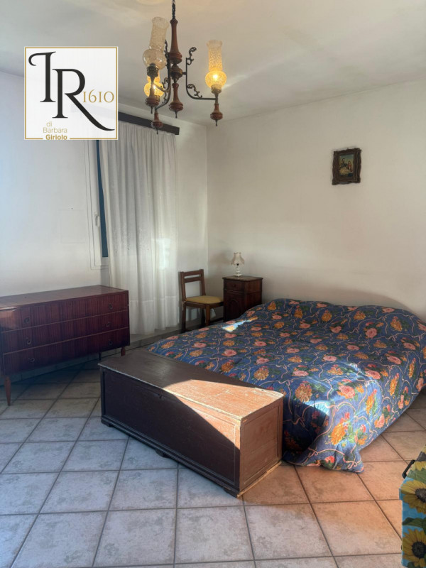 Nel cuore del comune di Ponso, in una zona residenziale tranquilla ma ben collegata ai principali...