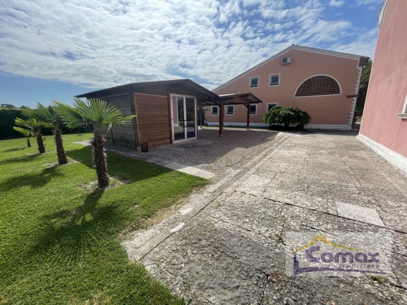 San Giorgio in Bosco Villa prestigiosa con annesso ad uso artigianale su lotto di terreno di mq. ...
