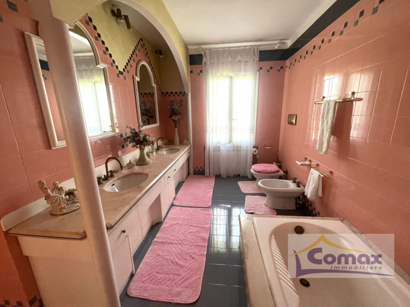 San Giorgio in Bosco Villa prestigiosa con annesso ad uso artigianale su lotto di terreno di mq. ...