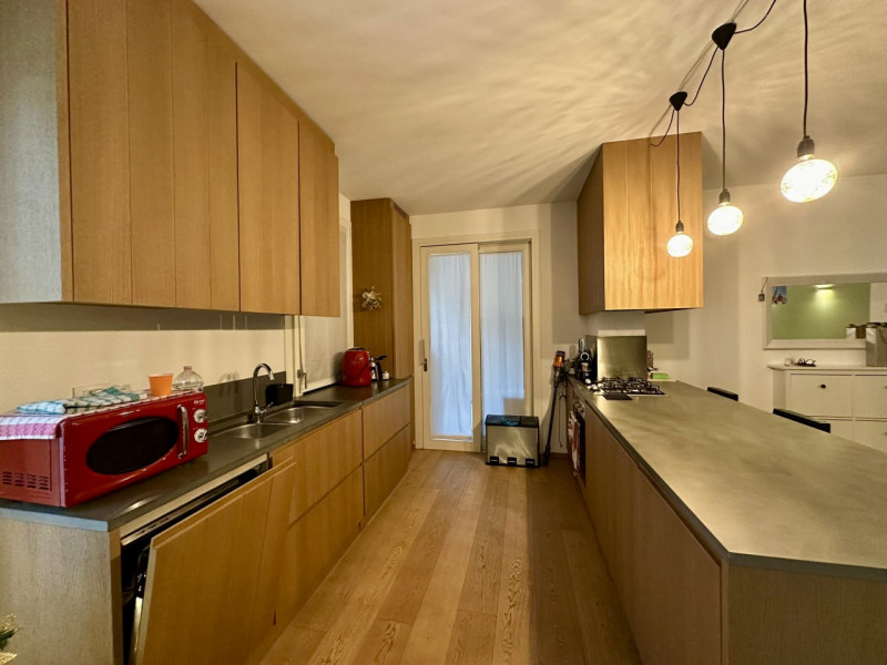 Nel centro storico di Castelfranco V.to, fuori mura, lochiamo un appartamento di recente costruzi...