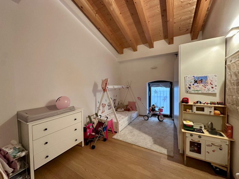 Nel centro storico di Castelfranco V.to, fuori mura, lochiamo un appartamento di recente costruzi...