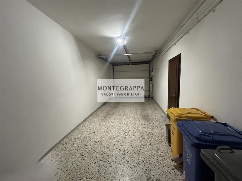 Proponiamo in vendita un accogliente appartamento di recente ristrutturazione e completamente arr...