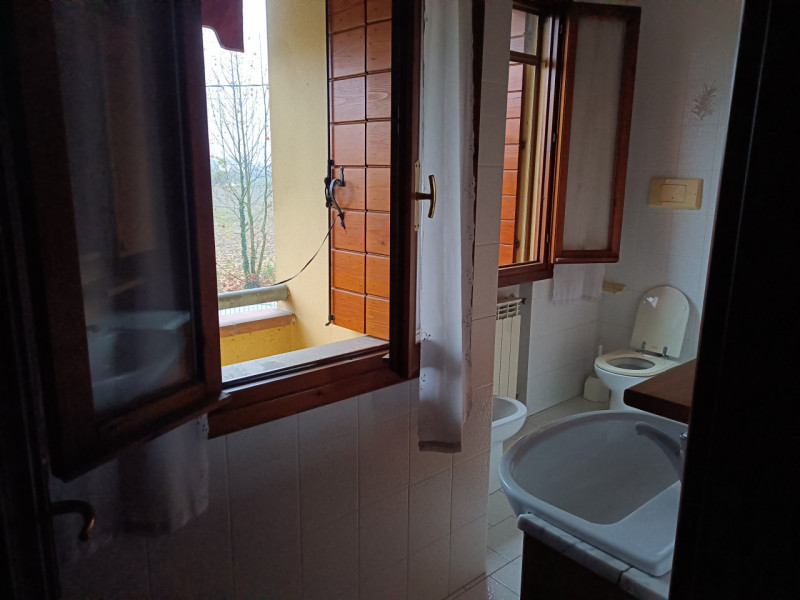 ABANO TERME - Località Giarre. Ti presentiamo una graziosa porzione indipendente di bifamiliare, ...