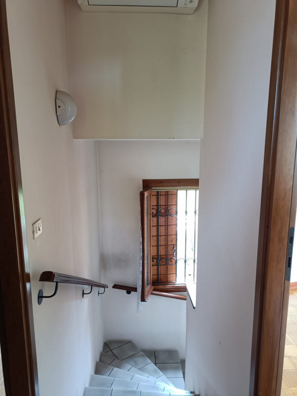 ABANO TERME - Località Giarre. Ti presentiamo una graziosa porzione indipendente di bifamiliare, ...