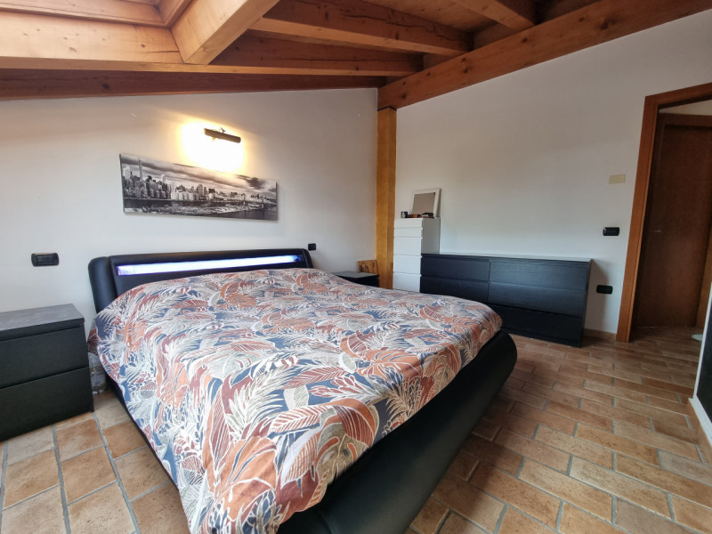 Pojana Maggiore (VI) Località Cagnano, proponiamo in Vendita interessante Appartamento con 3 came...
