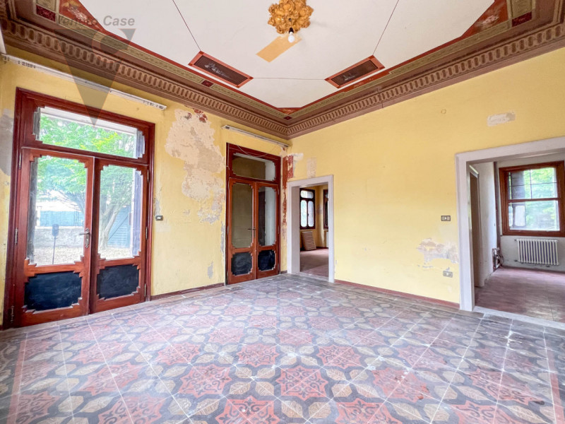 Nel cuore della cittadina di Bagnoli di Sopra, si propone in vendita una  Villa in perfetto stile...
