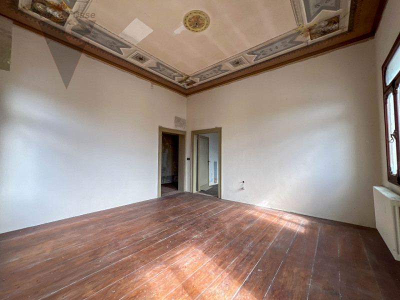 Nel cuore della cittadina di Bagnoli di Sopra, si propone in vendita una  Villa in perfetto stile...