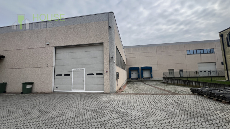 VERONA-MINERBE: Z.I. Capannone artigianale - industriale di 3.830 mq, suddivisa in un piano terra...