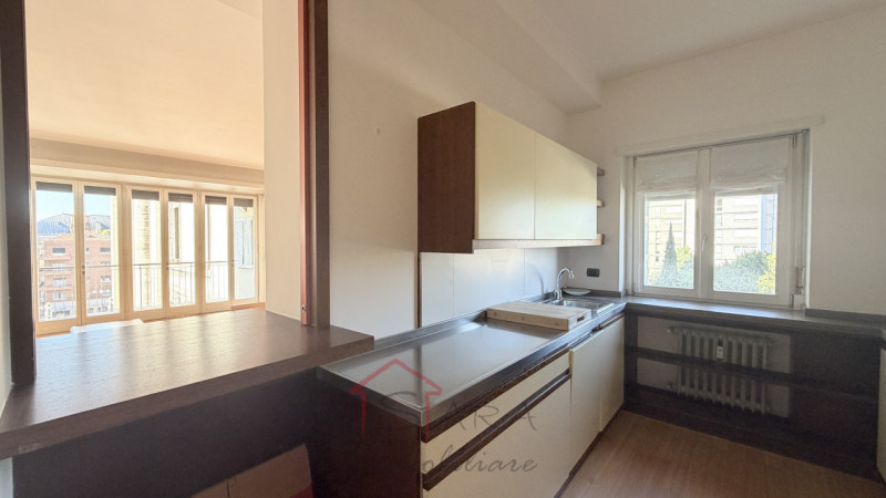 CENTRO STORICO – AMPIO 2 CAMERE RISTRUTTURATO CON TERRAZZO ABITABILE E VISTA SULLA PIAZZA

Nel cu...
