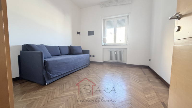 CENTRO STORICO – AMPIO 2 CAMERE RISTRUTTURATO CON TERRAZZO ABITABILE E VISTA SULLA PIAZZA

Nel cu...