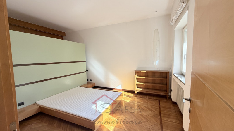 CENTRO STORICO – AMPIO 2 CAMERE RISTRUTTURATO CON TERRAZZO ABITABILE E VISTA SULLA PIAZZA

Nel cu...