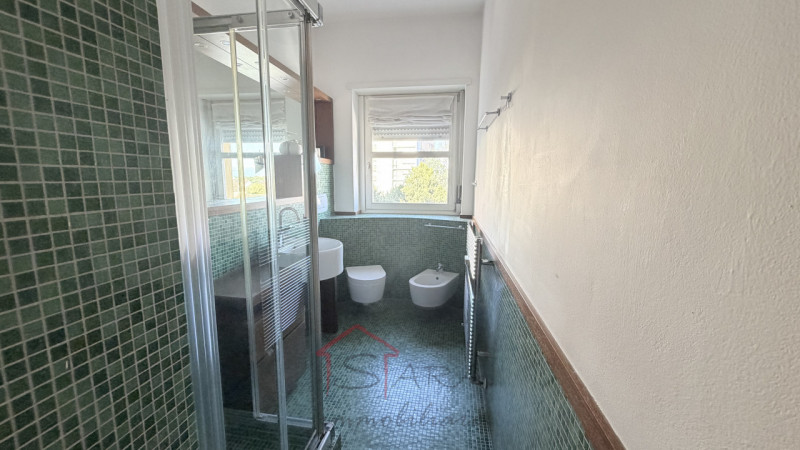 CENTRO STORICO – AMPIO 2 CAMERE RISTRUTTURATO CON TERRAZZO ABITABILE E VISTA SULLA PIAZZA

Nel cu...