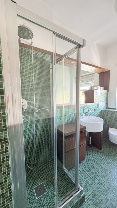 CENTRO STORICO – AMPIO 2 CAMERE RISTRUTTURATO CON TERRAZZO ABITABILE E VISTA SULLA PIAZZA

Nel cu...