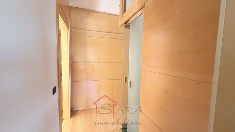 CENTRO STORICO – AMPIO 2 CAMERE RISTRUTTURATO CON TERRAZZO ABITABILE E VISTA SULLA PIAZZA

Nel cu...