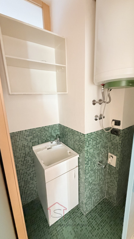 CENTRO STORICO – AMPIO 2 CAMERE RISTRUTTURATO CON TERRAZZO ABITABILE E VISTA SULLA PIAZZA

Nel cu...