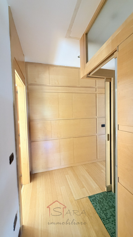 CENTRO STORICO – AMPIO 2 CAMERE RISTRUTTURATO CON TERRAZZO ABITABILE E VISTA SULLA PIAZZA

Nel cu...