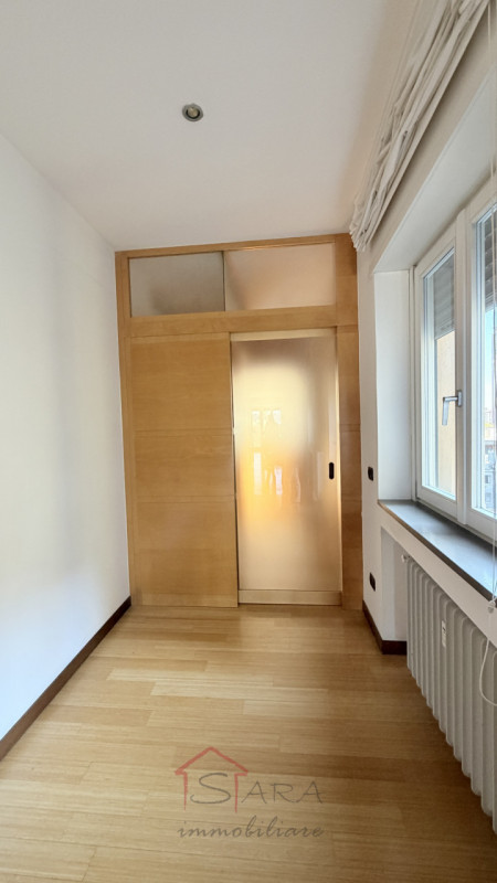 CENTRO STORICO – AMPIO 2 CAMERE RISTRUTTURATO CON TERRAZZO ABITABILE E VISTA SULLA PIAZZA

Nel cu...