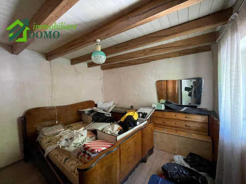 ARSIERO: Casa affiancata  €25.000
Info 0445824740

BUONI MOTIVI PER ACQUISTARE:
-Zona tranquilla
...