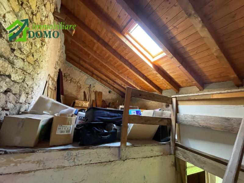 ARSIERO: Casa affiancata  €25.000
Info 0445824740

BUONI MOTIVI PER ACQUISTARE:
-Zona tranquilla
...