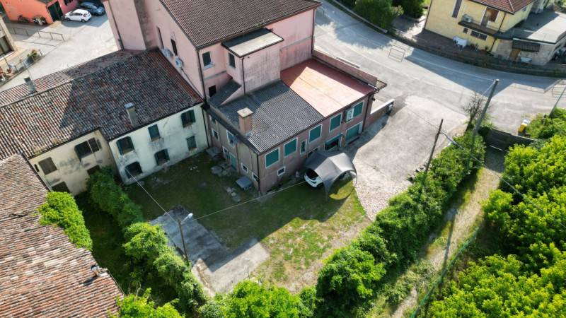 RIF: FR029 VEGGIANO - TRAMBACCHE Proponiamo in vendita appartamento con accesso indipendente sito...
