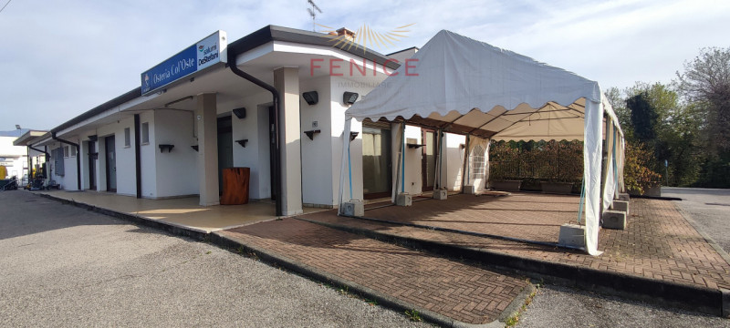 In vendita struttura commerciale + abitazione indipendente in posizione strategica di fortissimo ...