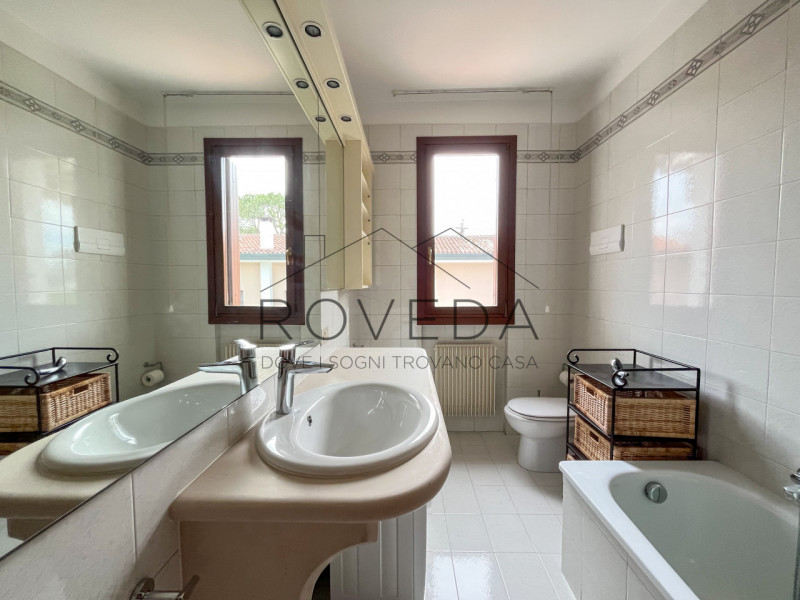 FRESCADA - PREGANZIOL

RIFERIMENTO: PR14

L'agenzia Roveda Immobiliare ha il piacere di proporre ...