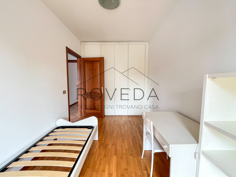 FRESCADA - PREGANZIOL

RIFERIMENTO: PR14

L'agenzia Roveda Immobiliare ha il piacere di proporre ...