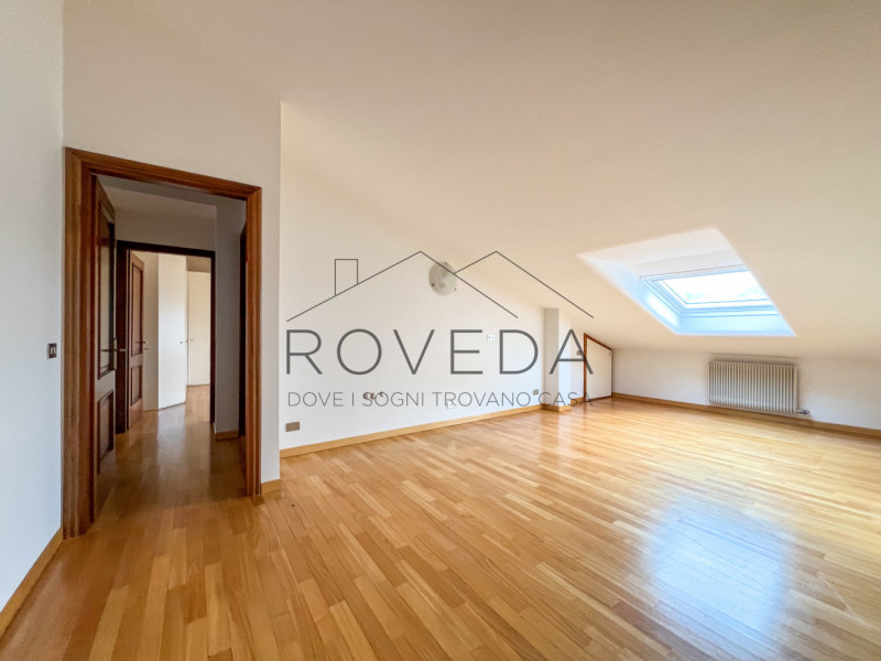 FRESCADA - PREGANZIOL

RIFERIMENTO: PR14

L'agenzia Roveda Immobiliare ha il piacere di proporre ...