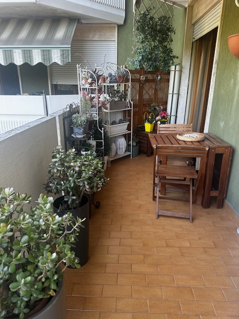 Cadoneghe, nella zona di Bragni, proponiamo un appartamento posto al piano 3° con ascensore, espo...