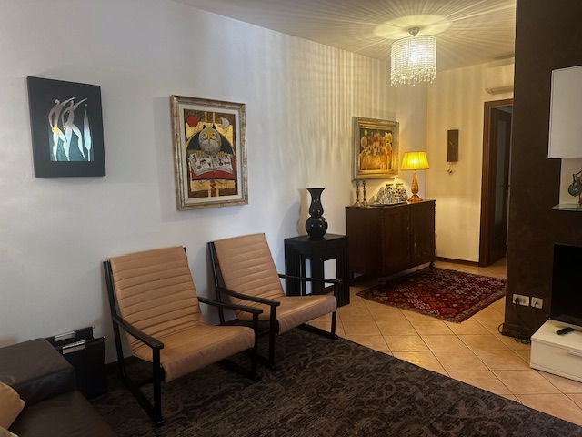 Cadoneghe, nella zona di Bragni, proponiamo un appartamento posto al piano 3° con ascensore, espo...