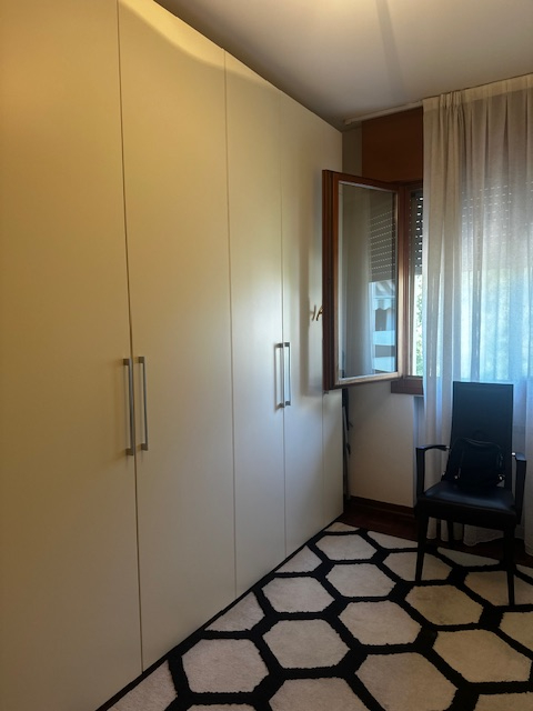 Cadoneghe, nella zona di Bragni, proponiamo un appartamento posto al piano 3° con ascensore, espo...
