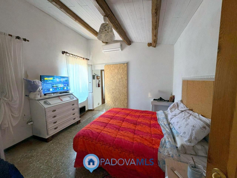 Immobile in esclusiva al Gruppo Padova MLS

Padova zona Crocefisso: proponiamo casa singola inter...