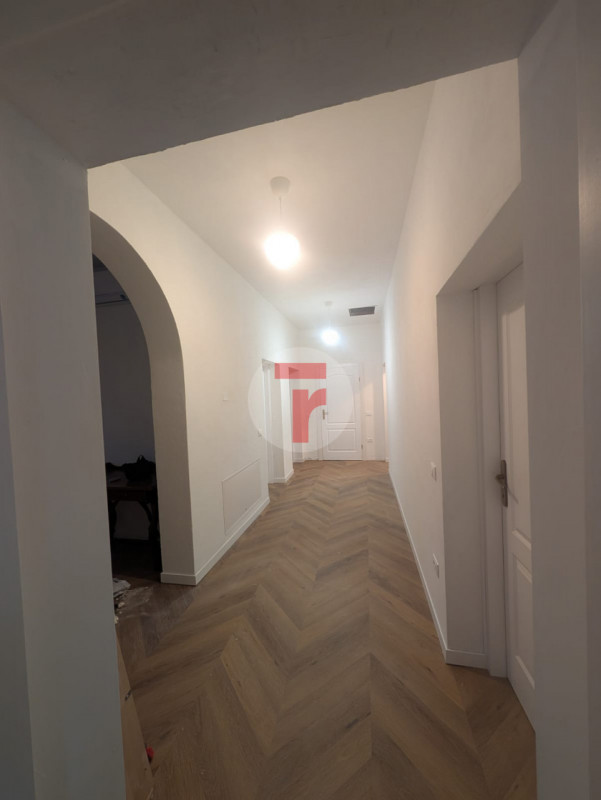 - STANZA SINGOLA PER STUDENTI -

STANZA in appartamento che si trova in zona Sant'Antonino ottima...
