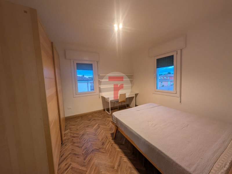 - STANZA SINGOLA PER STUDENTI -

STANZA in appartamento che si trova in zona Sant'Antonino ottima...