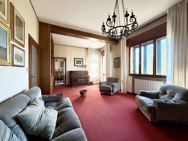 PADOVA - BRUSEGANA 

CASA SINGOLA CARATTERIZZATA DA AMPI SPAZI INTERNI,  3 CAMERE + STUDIO AMPIA ...