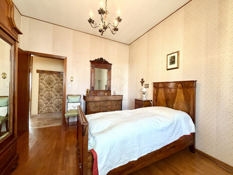 PADOVA - BRUSEGANA 

CASA SINGOLA CARATTERIZZATA DA AMPI SPAZI INTERNI,  3 CAMERE + STUDIO AMPIA ...