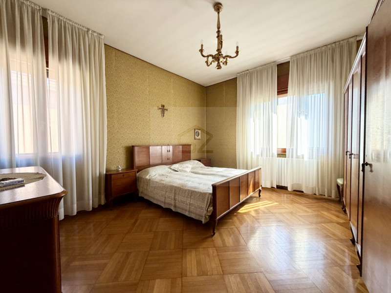 PADOVA - BRUSEGANA 

CASA SINGOLA CARATTERIZZATA DA AMPI SPAZI INTERNI,  3 CAMERE + STUDIO AMPIA ...