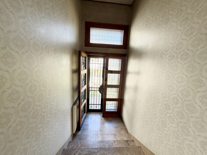 PADOVA - BRUSEGANA 

CASA SINGOLA CARATTERIZZATA DA AMPI SPAZI INTERNI,  3 CAMERE + STUDIO AMPIA ...
