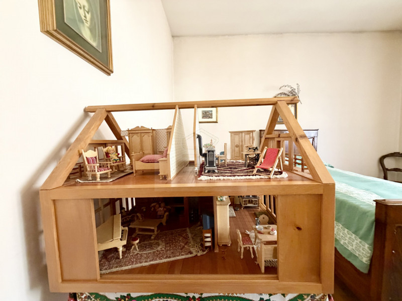 PADOVA - BRUSEGANA 

CASA SINGOLA CARATTERIZZATA DA AMPI SPAZI INTERNI,  3 CAMERE + STUDIO AMPIA ...