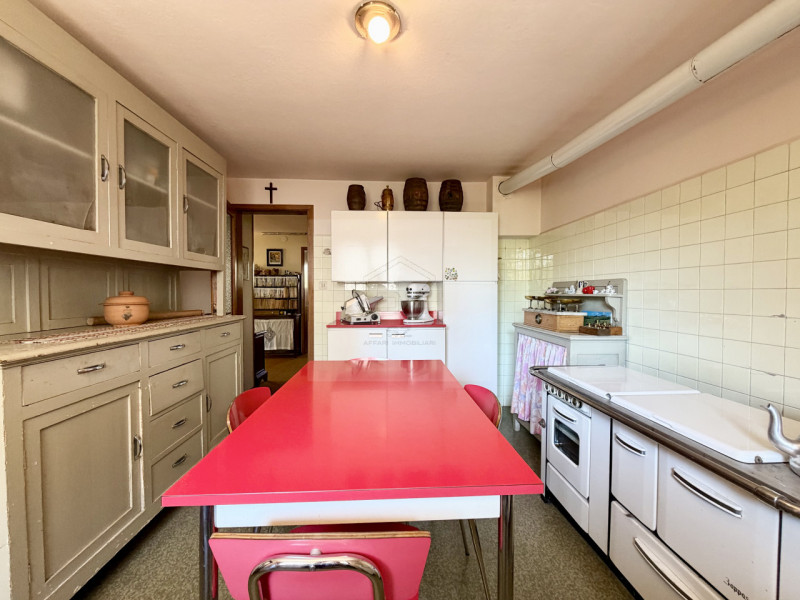 PADOVA - BRUSEGANA 

CASA SINGOLA CARATTERIZZATA DA AMPI SPAZI INTERNI,  3 CAMERE + STUDIO AMPIA ...