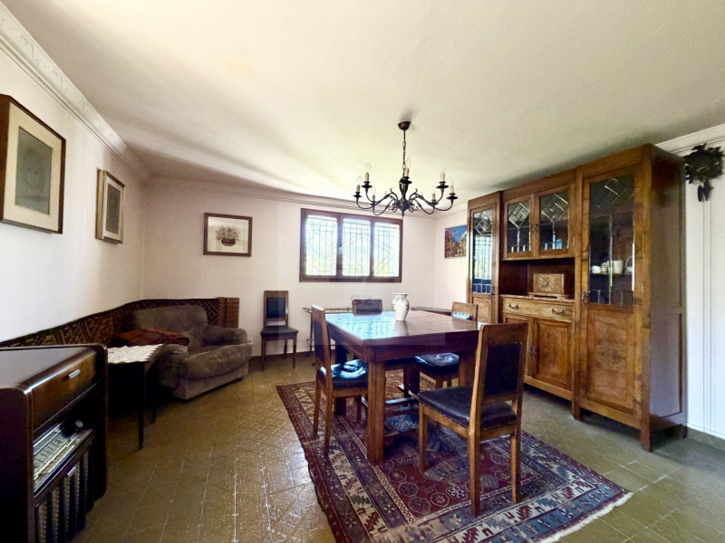 PADOVA - BRUSEGANA 

CASA SINGOLA CARATTERIZZATA DA AMPI SPAZI INTERNI,  3 CAMERE + STUDIO AMPIA ...