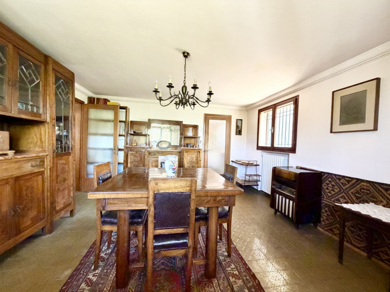 PADOVA - BRUSEGANA 

CASA SINGOLA CARATTERIZZATA DA AMPI SPAZI INTERNI,  3 CAMERE + STUDIO AMPIA ...