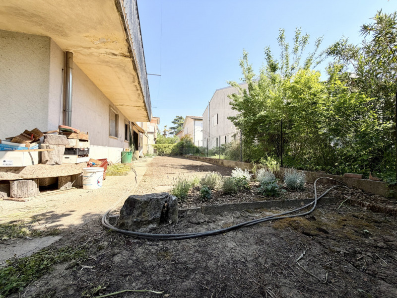 PADOVA - BRUSEGANA 

CASA SINGOLA CARATTERIZZATA DA AMPI SPAZI INTERNI,  3 CAMERE + STUDIO AMPIA ...