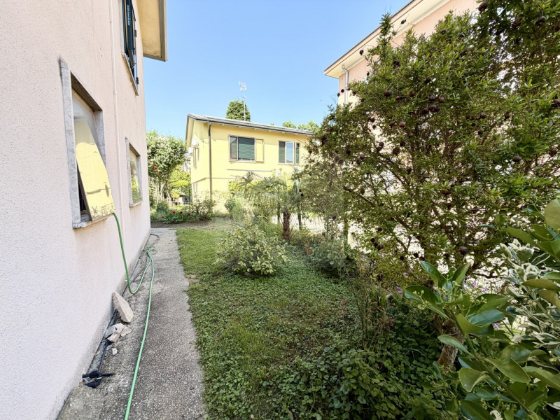 PADOVA - BRUSEGANA 

CASA SINGOLA CARATTERIZZATA DA AMPI SPAZI INTERNI,  3 CAMERE + STUDIO AMPIA ...