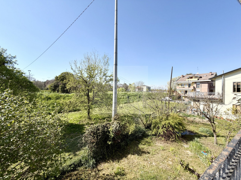 PADOVA - BRUSEGANA 

CASA SINGOLA CARATTERIZZATA DA AMPI SPAZI INTERNI,  3 CAMERE + STUDIO AMPIA ...