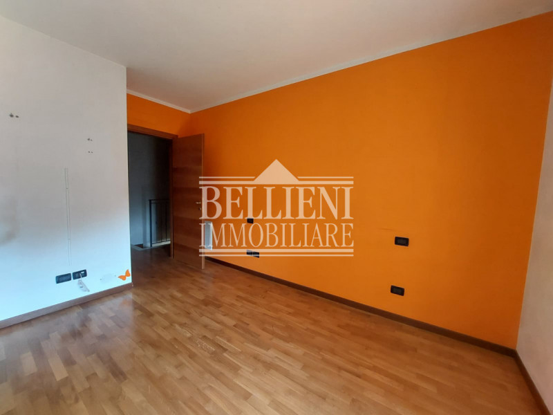 CALDOGNO - Tra Cresole e Rettorgole, in contesto di villette a schiera circondato dal verde, prop...