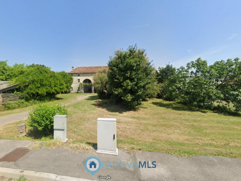 Immobile in esclusiva al Gruppo Padova MLS 
ROVOLON - Bastia 

In una posizione residenziale priv...