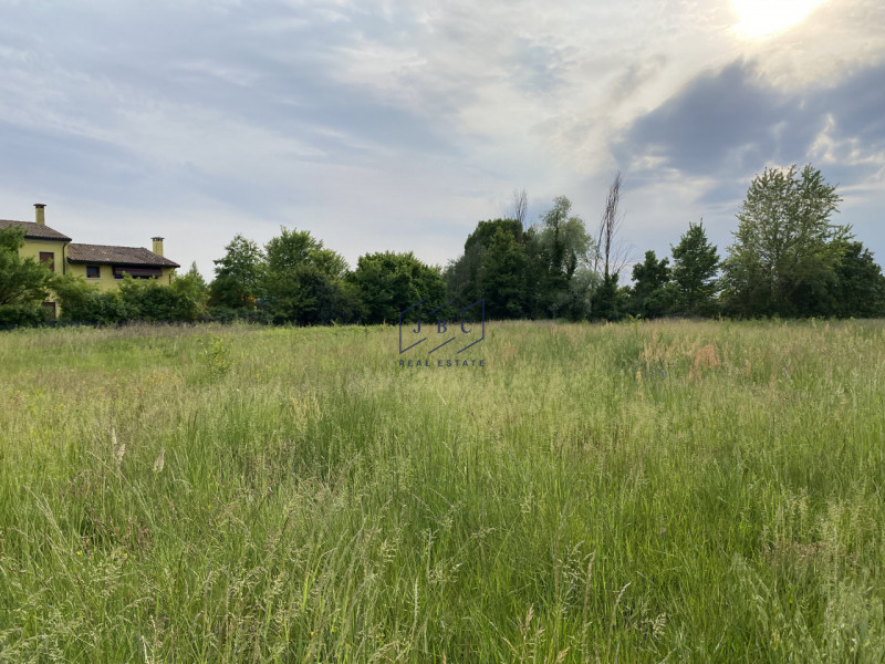 PORTOBUFFOLE' - (Treviso)

Proponiamo a Portobuffolè, in una nuova zona residenziale, 12 lotti ed...