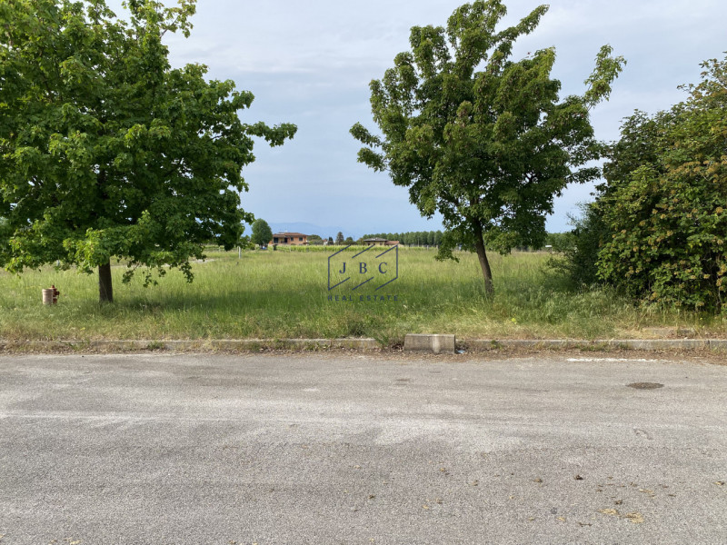 PORTOBUFFOLE' - (Treviso)

Proponiamo a Portobuffolè, in una nuova zona residenziale, 12 lotti ed...