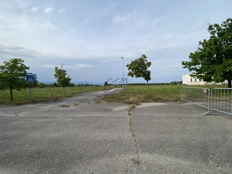 PORTOBUFFOLE' - (Treviso)

Proponiamo a Portobuffolè, in una nuova zona residenziale, 12 lotti ed...